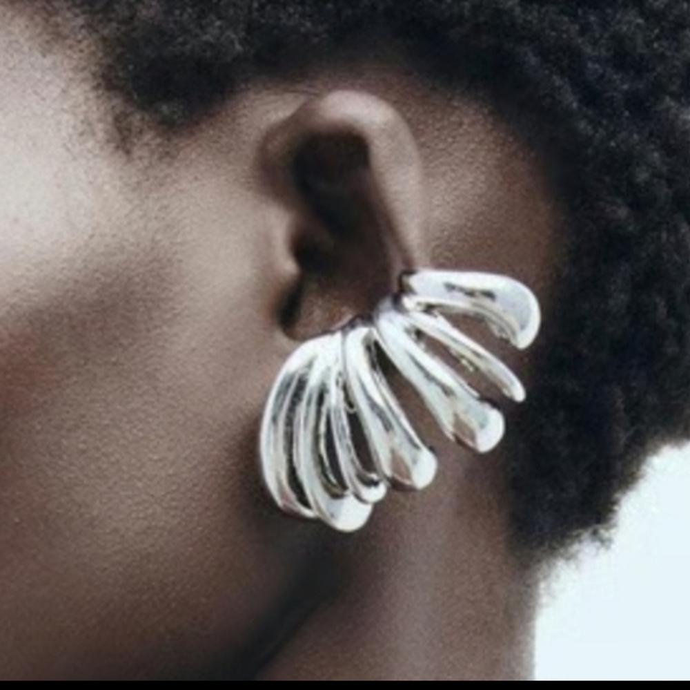 New! Large Silver Sculptural Ear Cuff | Bold Statement Ribbed Earring NWOT (Z1)